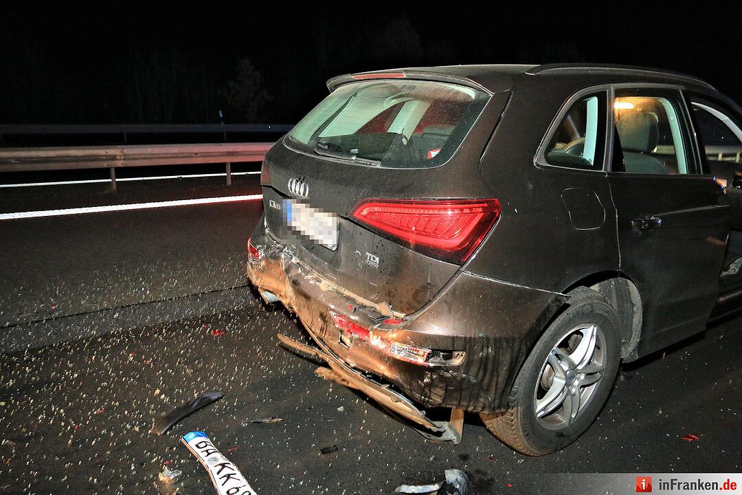 Sessel auf A73 sorgt für Unfall