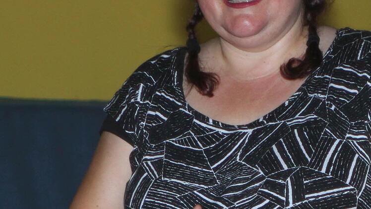 Die Expertin für Rechtsextremismus Birgit Mair bei ihrem Vortrag. Foto: Günther Geiling