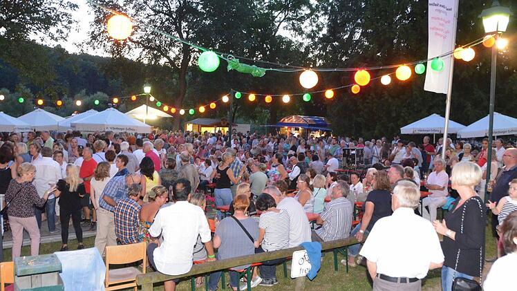 Großer Andrang herrschte beim Auftritt der "Jets".  Fotos: Peter Rauch