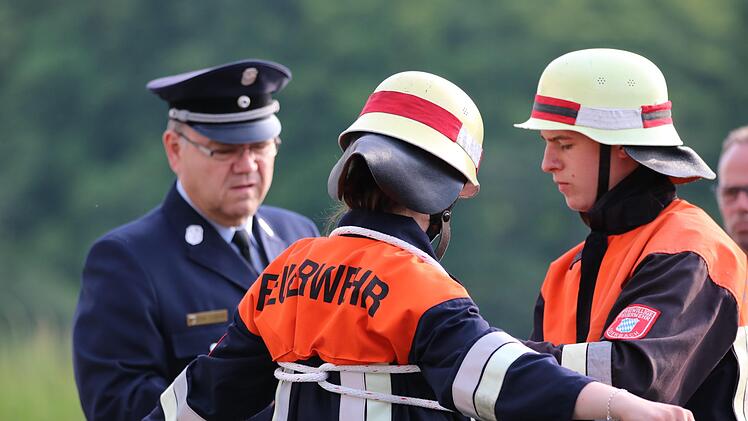 Leistungsprüfung bei der Feuerwehr. Sebastian Schmitt