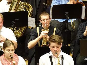 Die Stadtkapelle Hammelburg begeisterte mit Filmhelden wie Jack Sparrow, James Bond und Robin Hood.Dieter Vogler