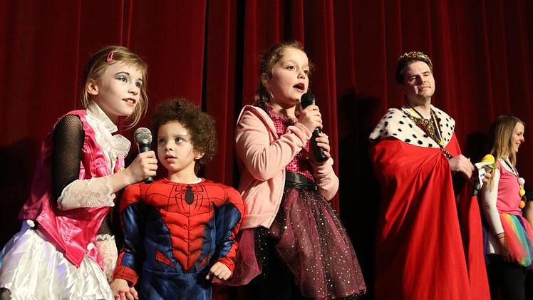 Impressionen vom Kulmbacher Kinderfasching in der Stadthalle Barbara Herbst