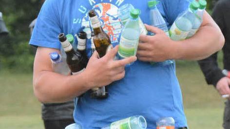 Pfandsammler in Aura.  Foto: ssp