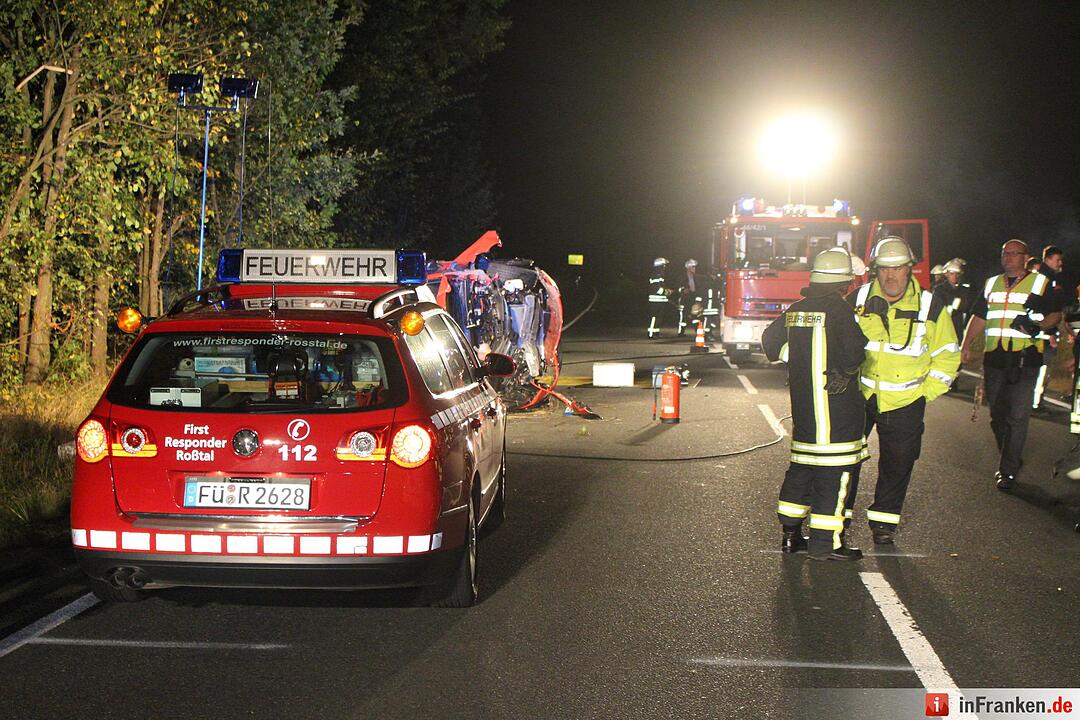 Pkw kracht in Baumgruppe und überschlägt sich bei Ödenreuth