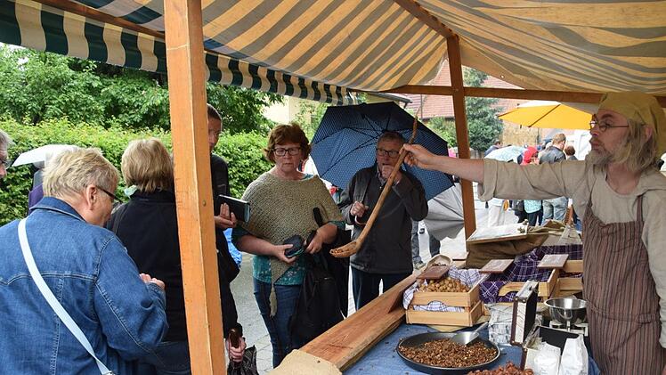 Andreas Patzelt an seinem Marktstand  Foto: emt