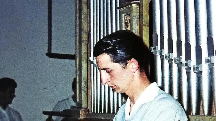 Schon als junger Mann hat Toni Hiller gerne und oft Orgel gespielt.