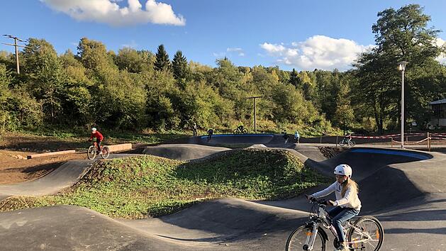 Der Pumptrack in Wildflecken ist f&uuml;r den TSV-Vorsitzenden und Stadtrat G&uuml;nter Scheuring vorbildlich. So etwas soll es bald auch in M&uuml;nnerstadt geben. Die Frage ist bisher noch, ob er am Sportzentrum oder im J&ouml;rgentorpark entsteht.