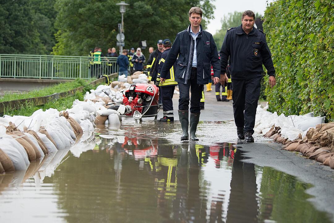 Hochwasser in Deutschland: Der Kampf gegen die Fluten