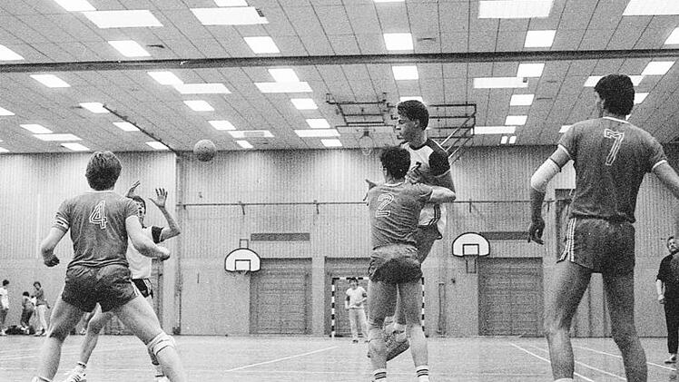 Guter Handball-Sport wurde geboten bei den Jubiläums-Turnieren des TV/DJK Hammelburg.