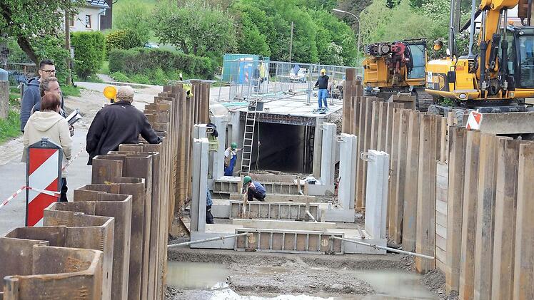 Der Gemeindeanteil für die Sanierung der Ortsdurchfahrt in Stackendorf beläuft sich auf 170 000 Euro. Eine von vielen geplanten Infrastrukturmaßnahmen. Foto: p