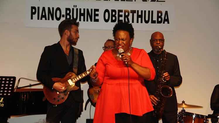 Will Jacobs (hinten links) war die Überraschung des Abends.