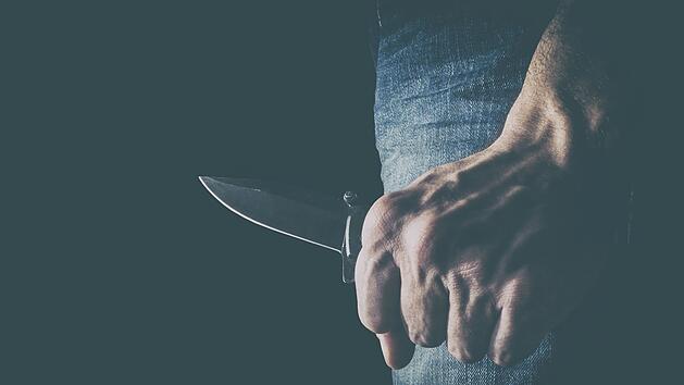 Raubüberfall in Würzburg: Frau verfolgt ihren Täter - dieser zieht plötzlich ein Messer