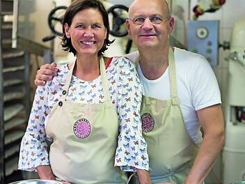 Michaela und Arnd Erbel backen nach alter Tradition. Foto: privat