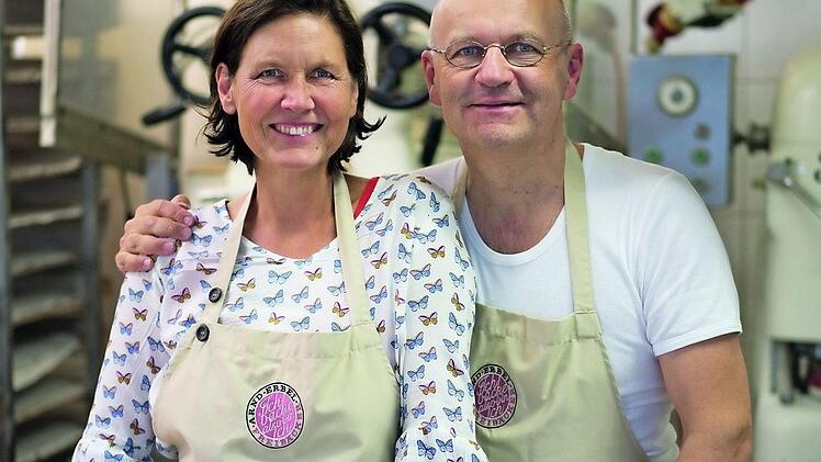 Michaela und Arnd Erbel backen nach alter Tradition. Foto: privat
