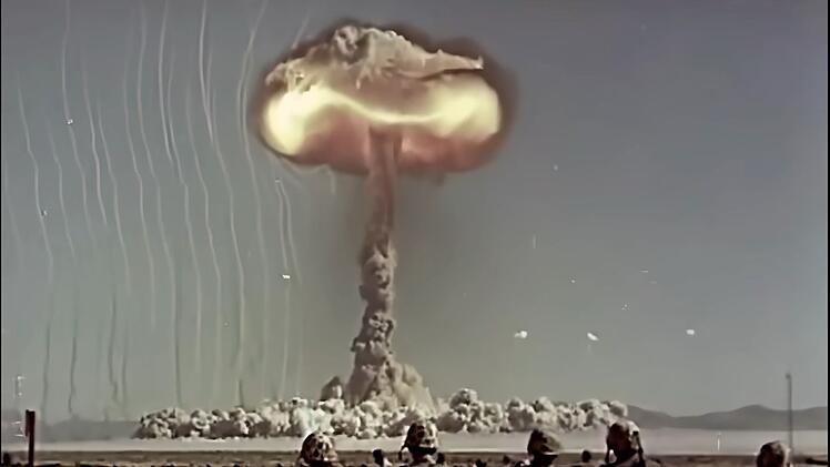 Ende 1951 fanden in der W&uuml;ste Nevadas im Rahmen der "Operation Buster-Jangle" insgesamt sieben Kernwaffentests statt. Sechs davon oberirdisch, einer unterirdisch.