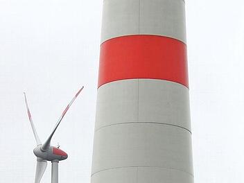 Um 0,2 bis 1,3 Dezibel &uuml;berschreiten die Windr&auml;der im Windpark Hain-Ost den festgelegte n Schallleistungspegel. Foto: Archiv/Friedwald Schedel