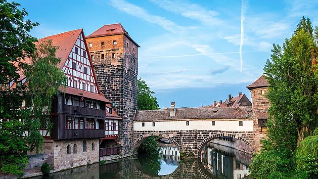 In Nürnberg kannst du viel mittelalterliche Architektur sehen.