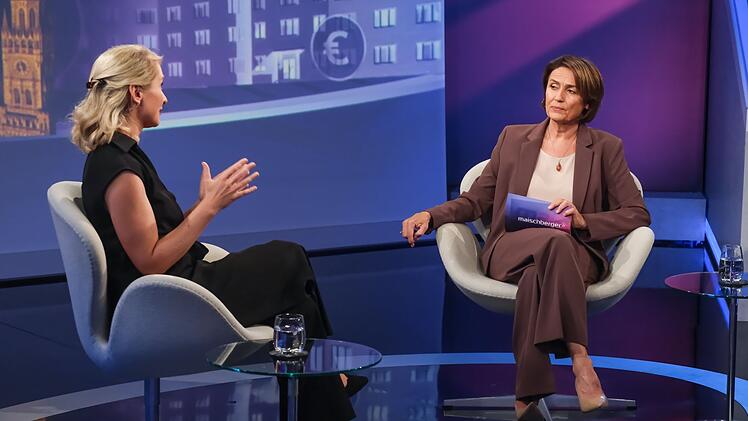 Linken-Chefin Ines Schwerdtner (links) w&uuml;nscht sich nach den Abgeordnetenhauswahlen in Berlin eine Koalition mit Gr&uuml;nen und SPD.