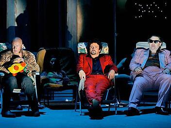 Im "Rheingold" von links Martin Winkler als Alberich, Norbert Ernst als Loge und Wolfgang Koch als Wotan. Foto: Bayreuther Festspiele/Enrico Nawrath