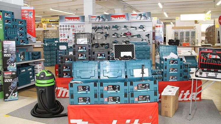 Die Firma Stöcker Beschläge und Werkzeuge in Hochstadt führt eine große Auswahl an Werkzeugen der Firma Makita.  Foto: Gerda Völk