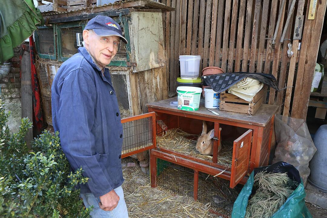 Landwirt Hans Schmidt in Kairlilndach;  Foto: Barbara Herbst
