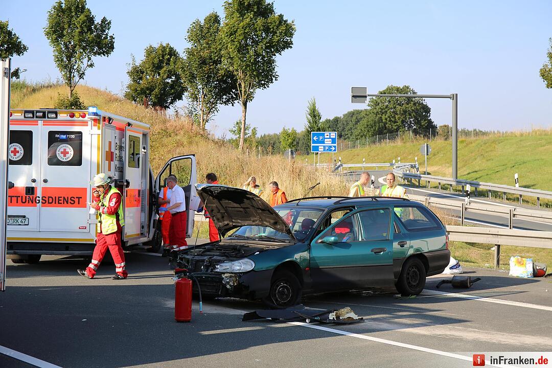 Drei Verletzte nach Unfall auf der A9 bei Leupoldsgruen