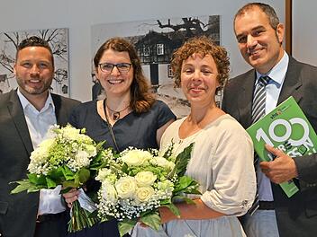 Einführung der neuen VHS-Außenstellenleiterin (von links): Martin Finzel, Anna Tvarová, Susanne Meye, Rainer Maier  Fotos: Gabi Bertram