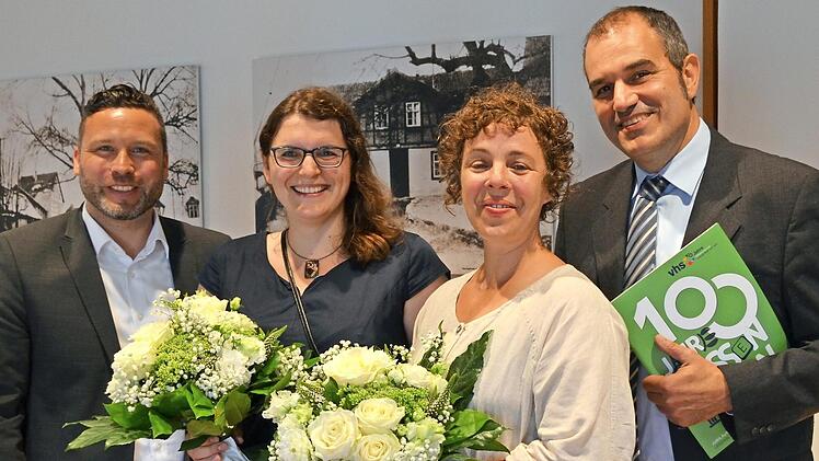 Einführung der neuen VHS-Außenstellenleiterin (von links): Martin Finzel, Anna Tvarová, Susanne Meye, Rainer Maier  Fotos: Gabi Bertram