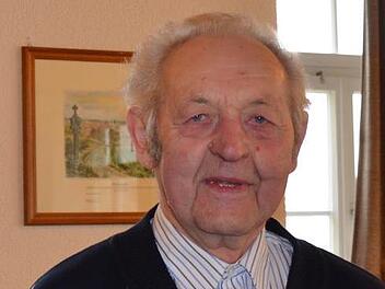 Johann Liegl wurde für 40-jährige Treue zum Verein geehrt.  Foto: jana Keul