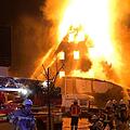Rund 140 Feuerwehrleute kämpften in der Nacht auf Mittwoch gegen ein Brand-Inferno im mittelfränkischen Happurg. Foto: Feuerwehr Hersbruck