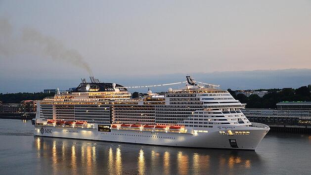 Ein Kreuzfahrtschiff auf See: Arbeitsbedingungen und Bezahlung der Crew h&auml;ngen von vielen Faktoren an Bord ab.