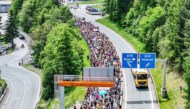 Demonstration und Totalsperre auf Brennerautobahn
