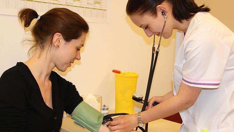 Medizin- und Pflegebereiche bieten gute Berufschancen. Foto: Edgar Bartl