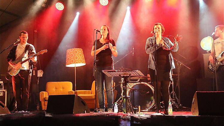 Die Band "Bei die Omma" heizte auf dem Schafberg dem Publikum mächtig ein.  Fotos: Gerd Schaar