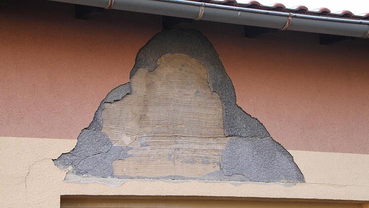 An manchen Stellen bröckelt schon der Putz ab.