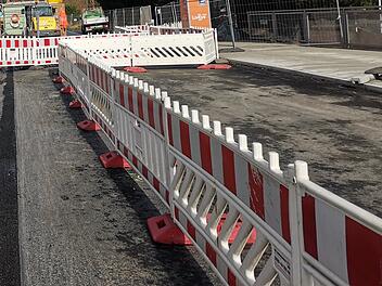 Baustelle, Absperrung, Sperrung, Bauarbeiten, Straßensanierung