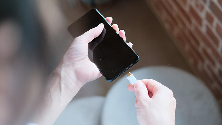 Handy laden, Handy, Smartphone, Ladekabel