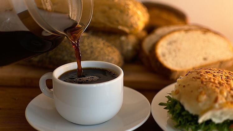 Der morgendliche Kaffee sollte nicht ohne Frühstück getrunken werden