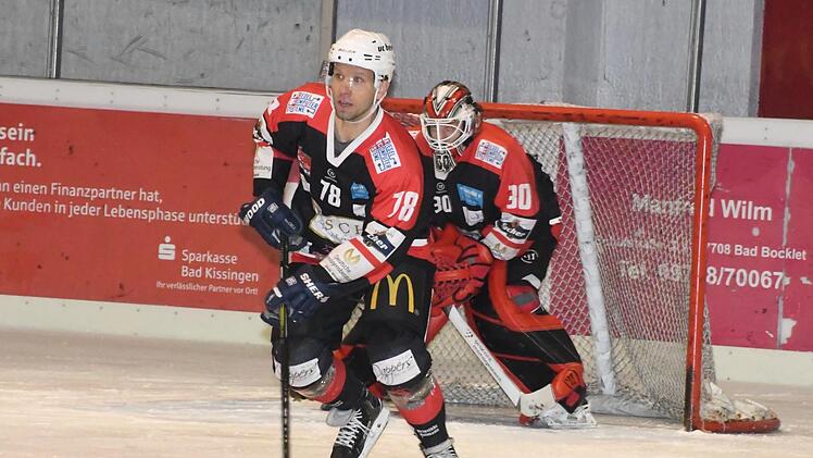 Tragen mittlerweile das Trikot des Höchstadter EC: Mikhail Nemirovsky (vorne) und Goalie Benni Dirksen. Hopf
