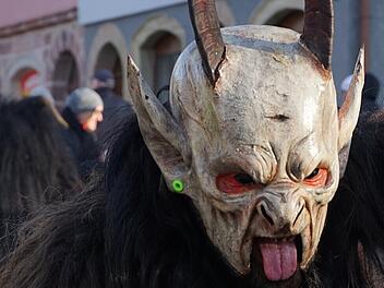Hof: Krampus soll bei Traditionslauf auf Teenager eingeschlagen haben
