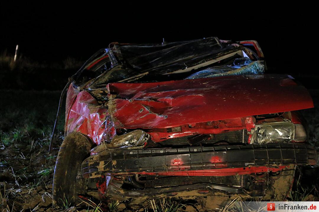 Opel überschlägt sich bei Königsfeld