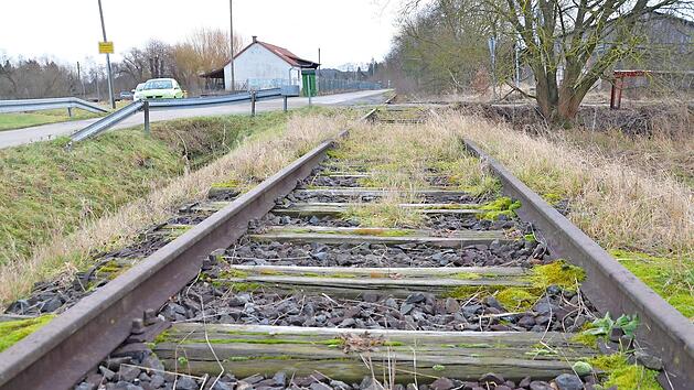 Vielleicht rollt ja irgendwann eine Straßenbahn statt der S-Bahn durchs Aurachtal nach Erlangen, mutmaßte Bürgermeister German Hacker in der Stadtratssitzung. Foto: Bernhard Panzer (Archiv)