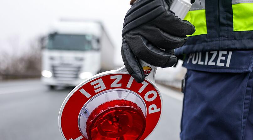 Neue Regeln auf der A70 - Polizei kündigt verstärkte Überwachung an