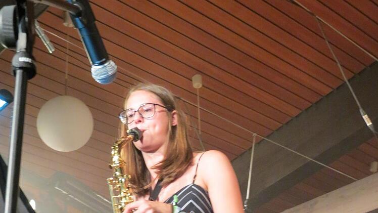 Solistin in der Oberstufenbigband Foto: Doris Bauer
