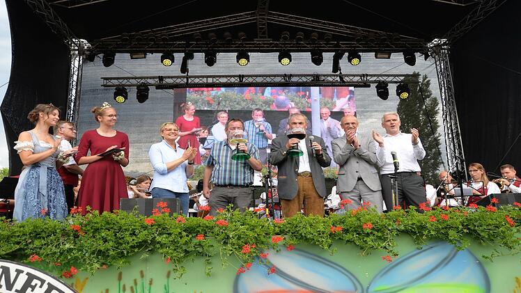 Das traditionelle Altmain Weinfest öffnet seine Pforten am 7. Juli 2023 auf dem Festplatz in Sand am Main.