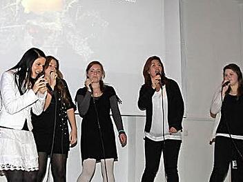 Mit ihrem Programm "Sounds from heaven" begeisterte die noch junge Band "Just Praise" das Lichtenfelser Publikum.  Foto: Gerda Völk