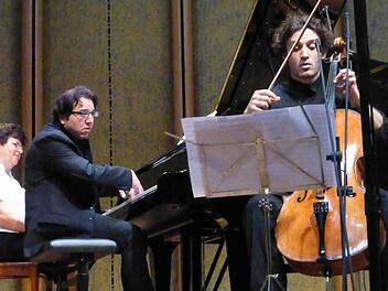Fazil Say und Nicolas Altstaedt suchten die Reibungen. Foto: Ahnert
