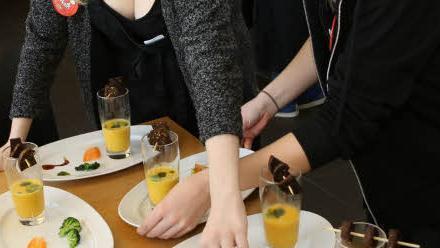 Impressionen vom ersten Kulmbacher Kochduell der Schulen  Foto: Barbara Herbst