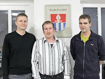 Die neuen Feldgeschworenen für Lützelsdorf (v. l.): Christian Müller, Roland Richter, Hannes Dietsch Foto: Carmen Schwind