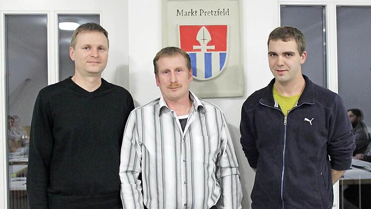 Die neuen Feldgeschworenen für Lützelsdorf (v. l.): Christian Müller, Roland Richter, Hannes Dietsch Foto: Carmen Schwind